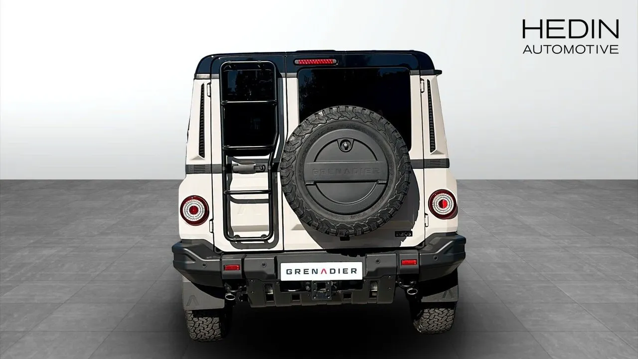 Vehicle image 6