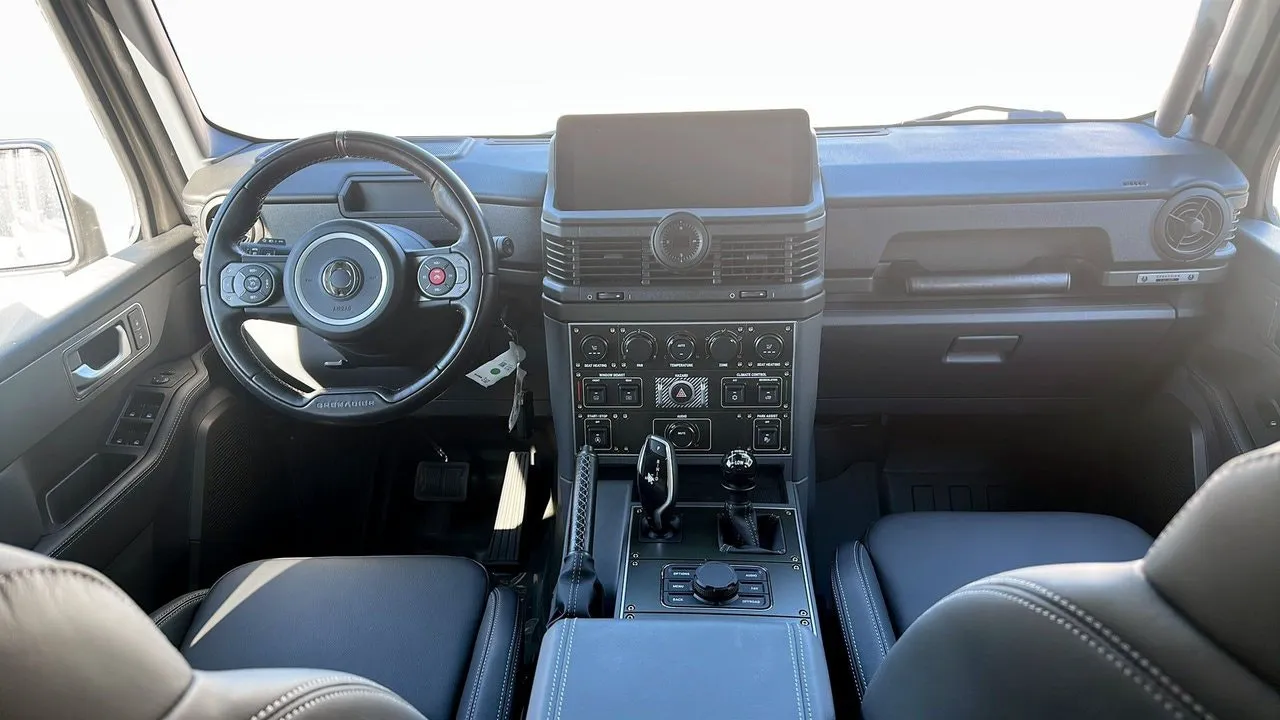 Vehicle image 3