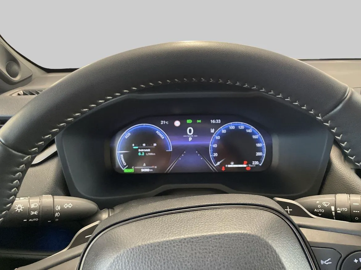 Vehicle image 14