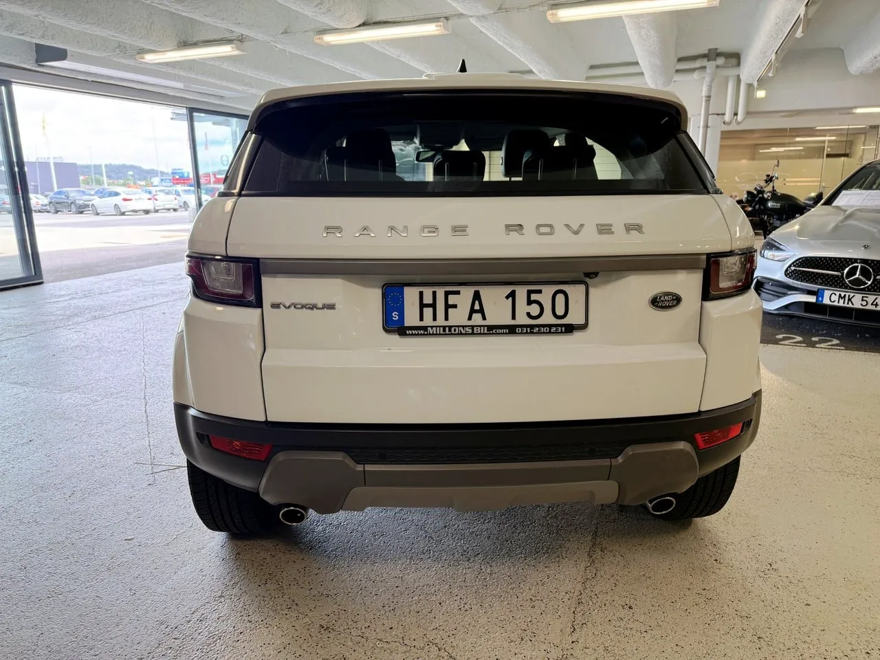 Vehicle image 7