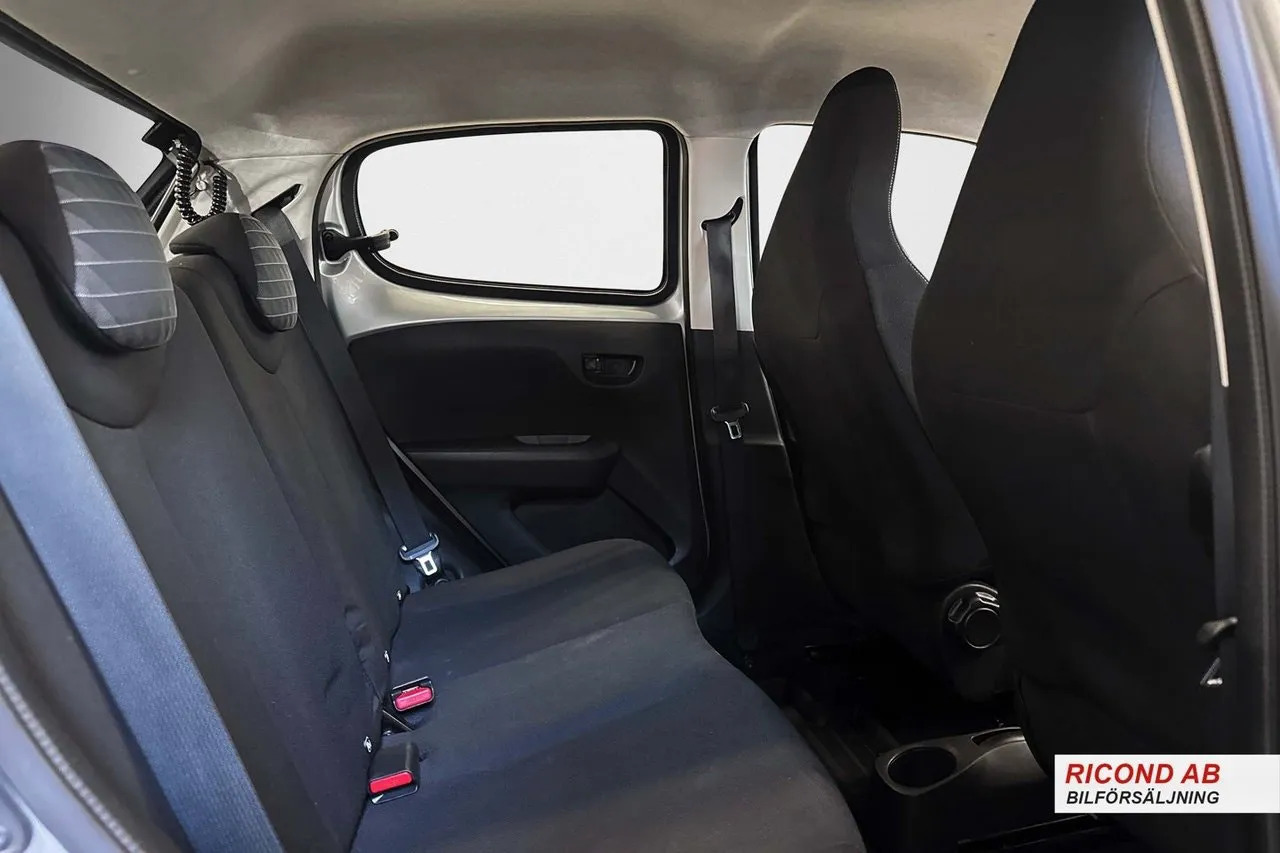 Vehicle image 11