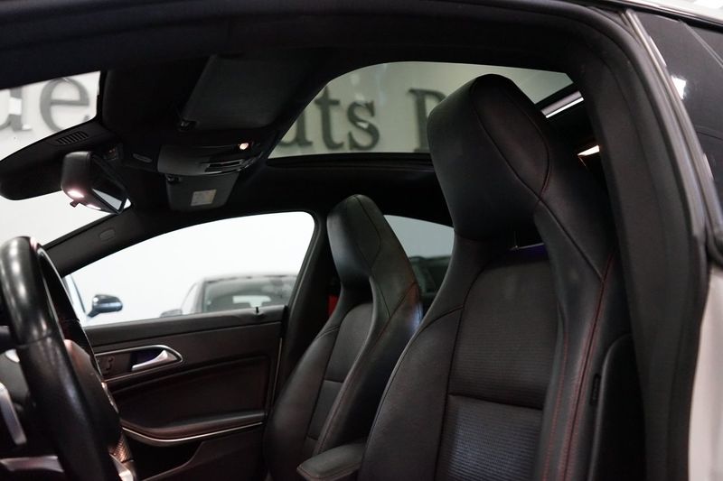 Mercedes CLA45 AMG bild 12