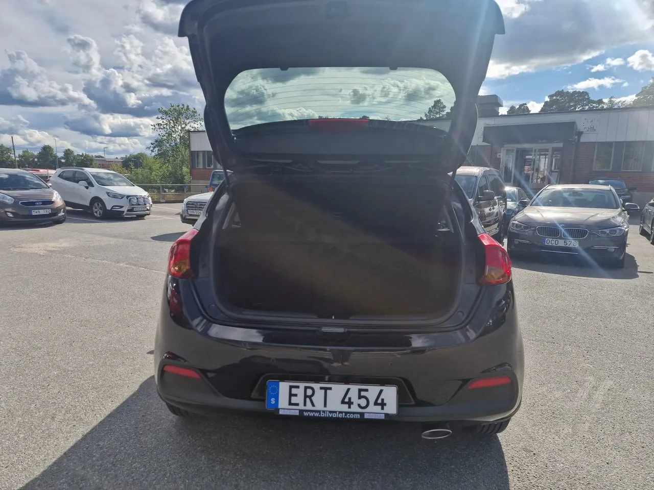 Vehicle image 7
