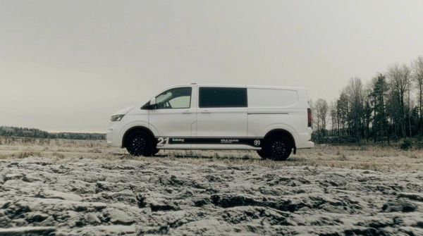 Volkswagen Transporter 2.0 TDI Twin Cabin Salming Edition Drag Värmare 5-sits - 2026