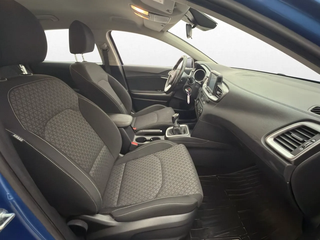Vehicle image 14