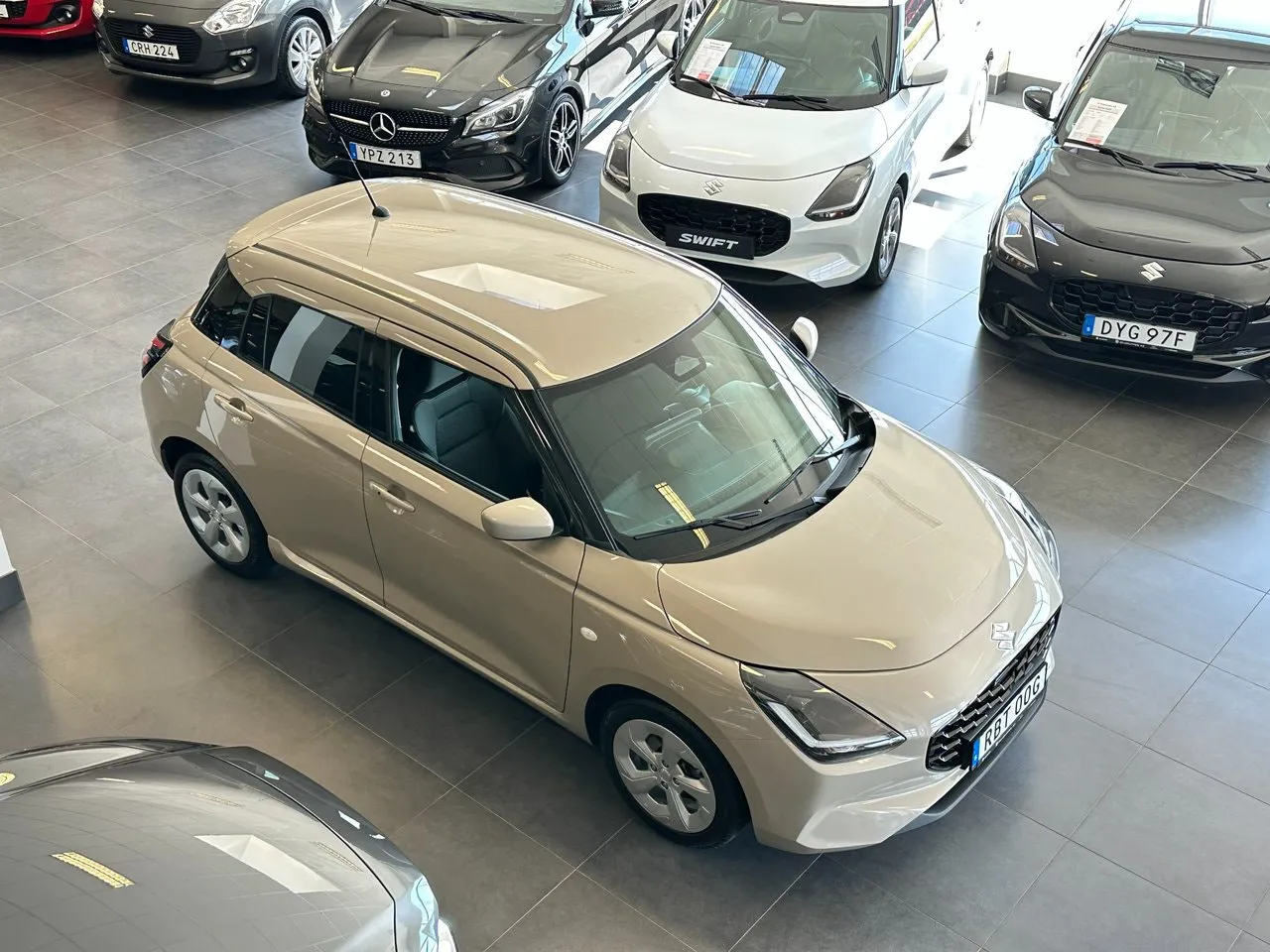 Vehicle image 4