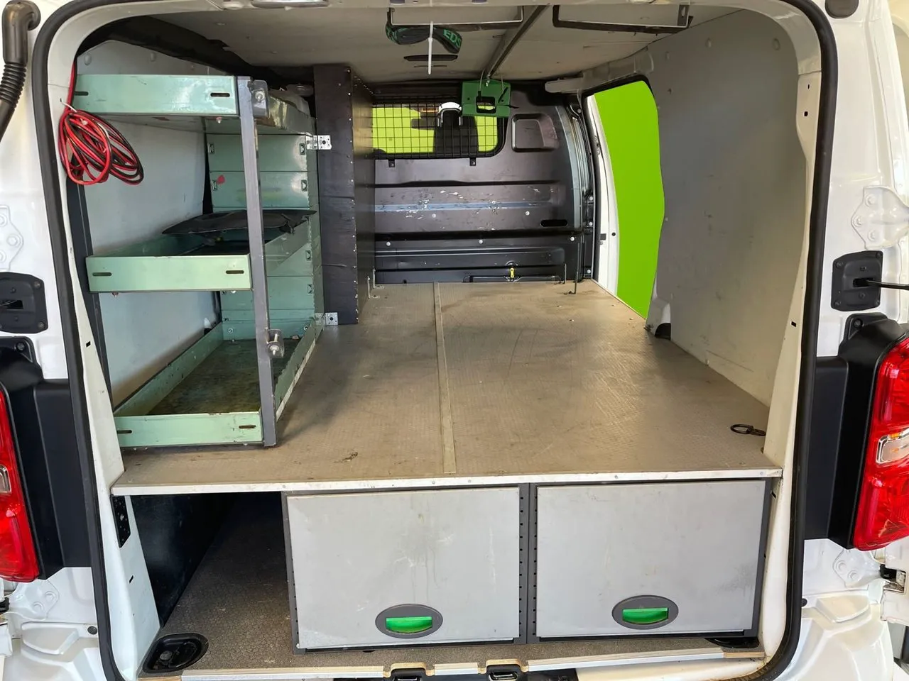 Vehicle image 16