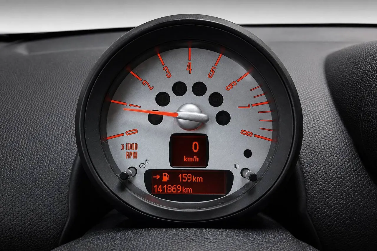 Vehicle image 14