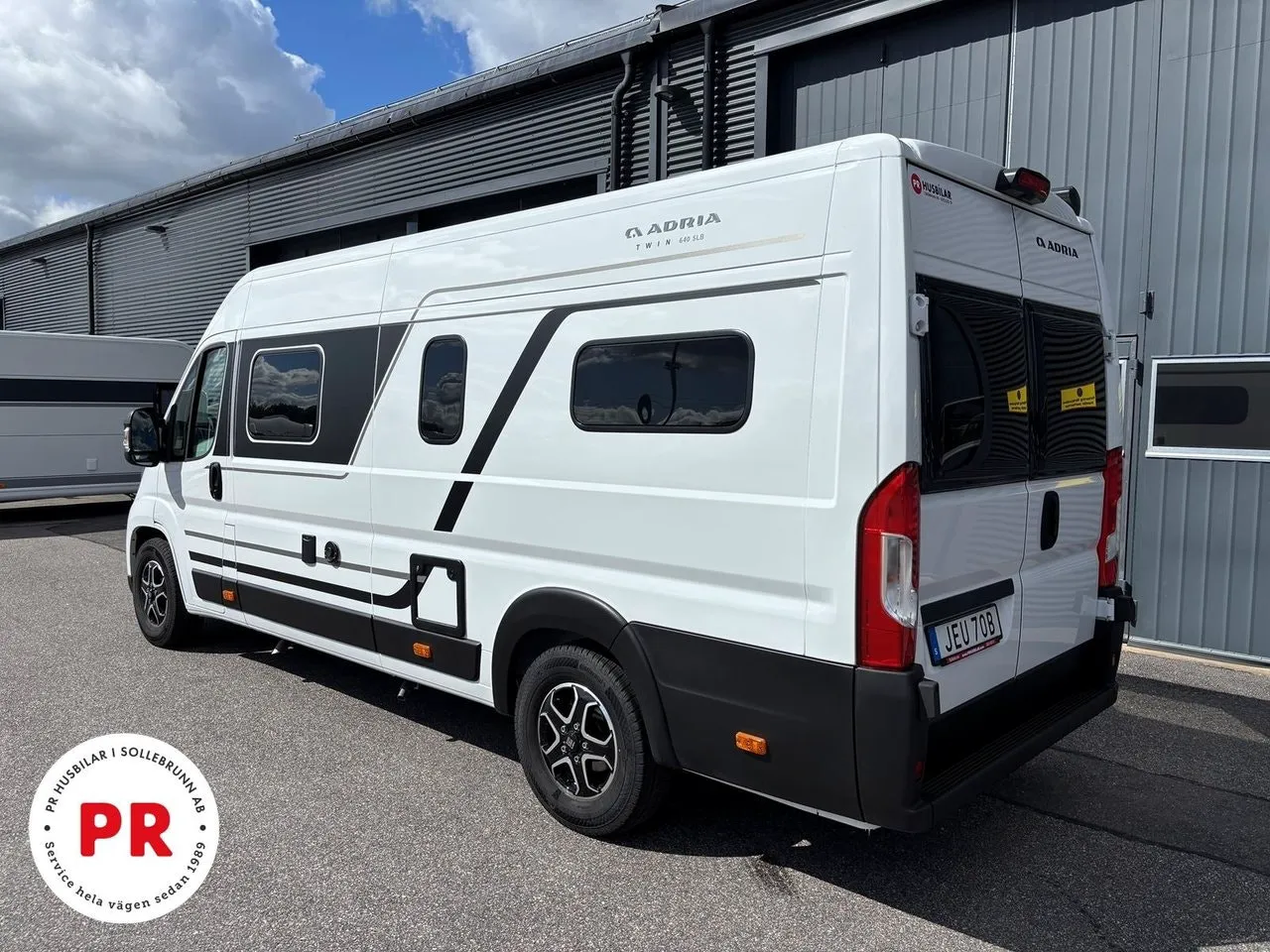 Vehicle image 12