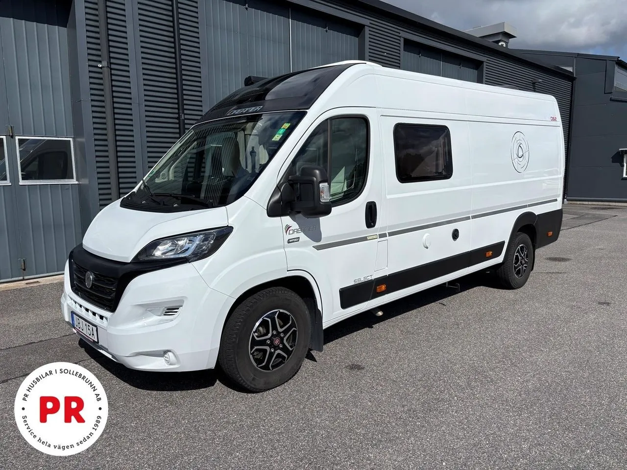 Vehicle image 13