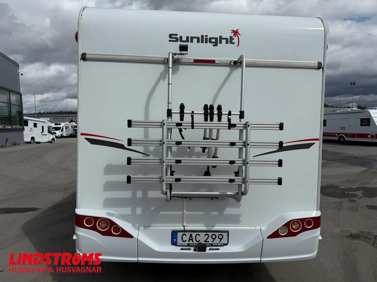 Vehicle image 21