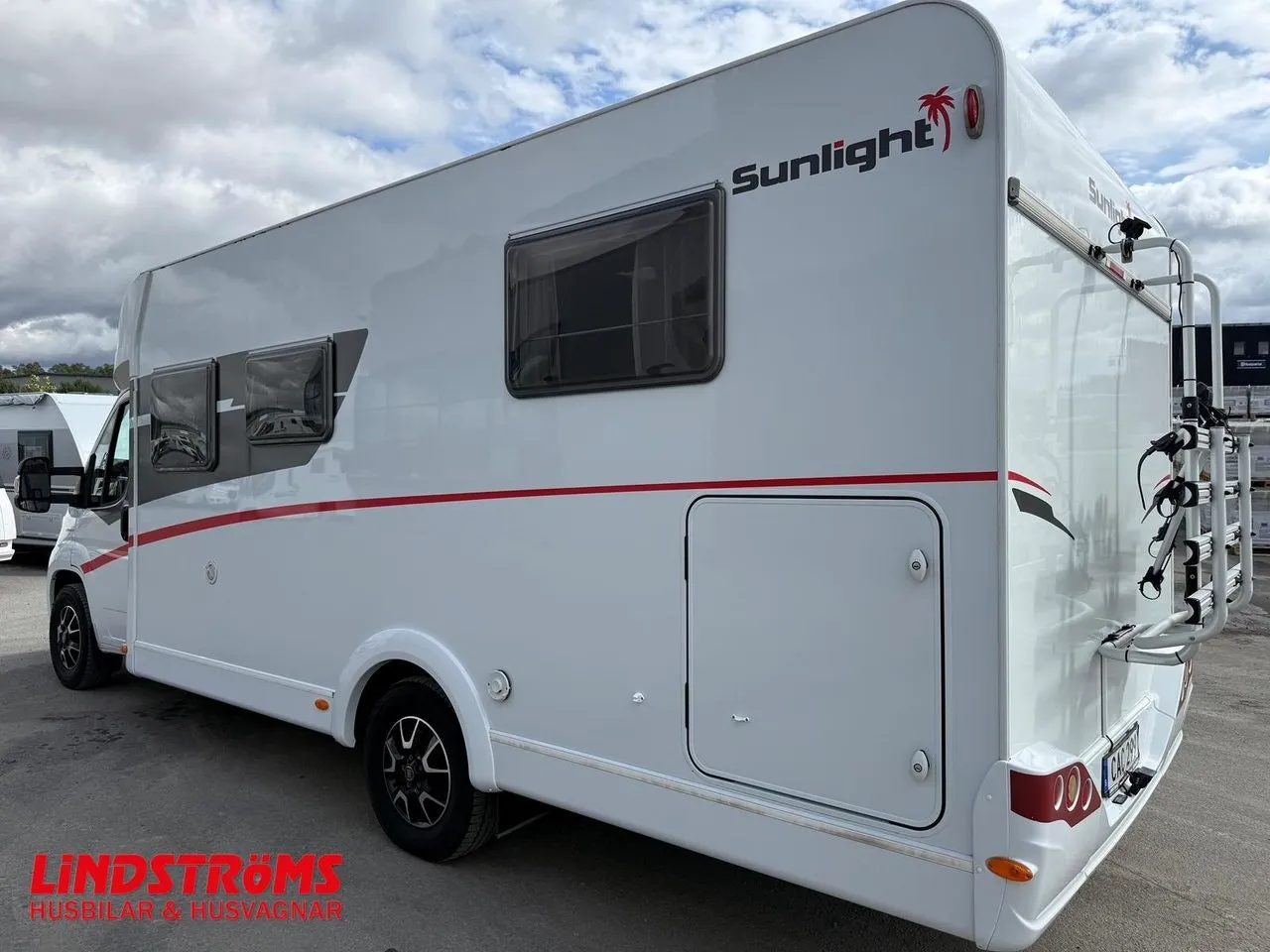 Vehicle image 23