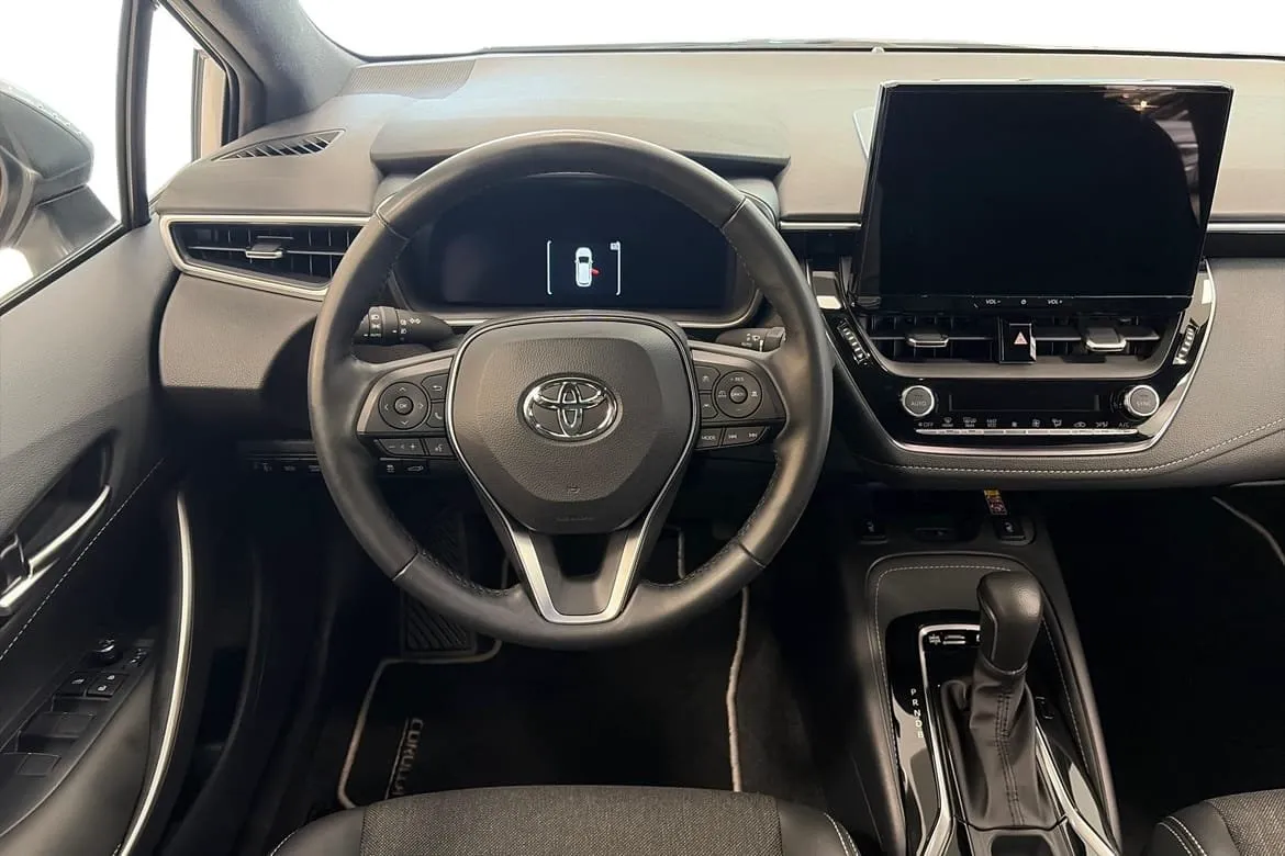 Vehicle image 8