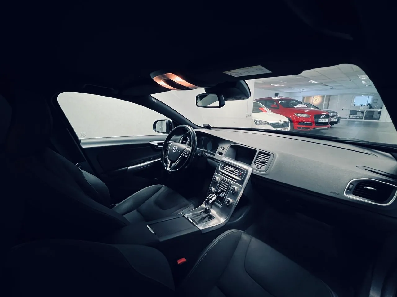 Vehicle image 8