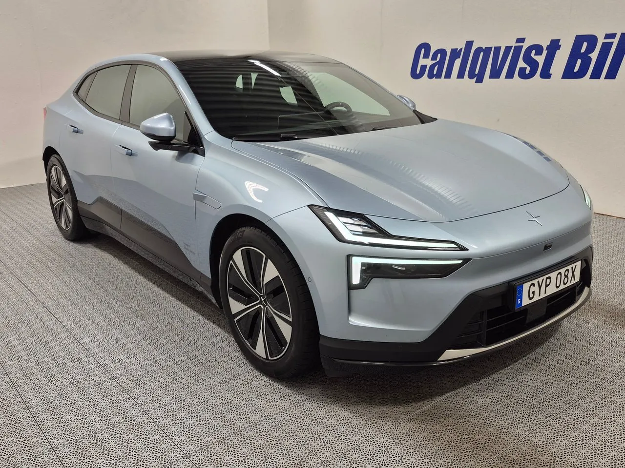 Vehicle image 4