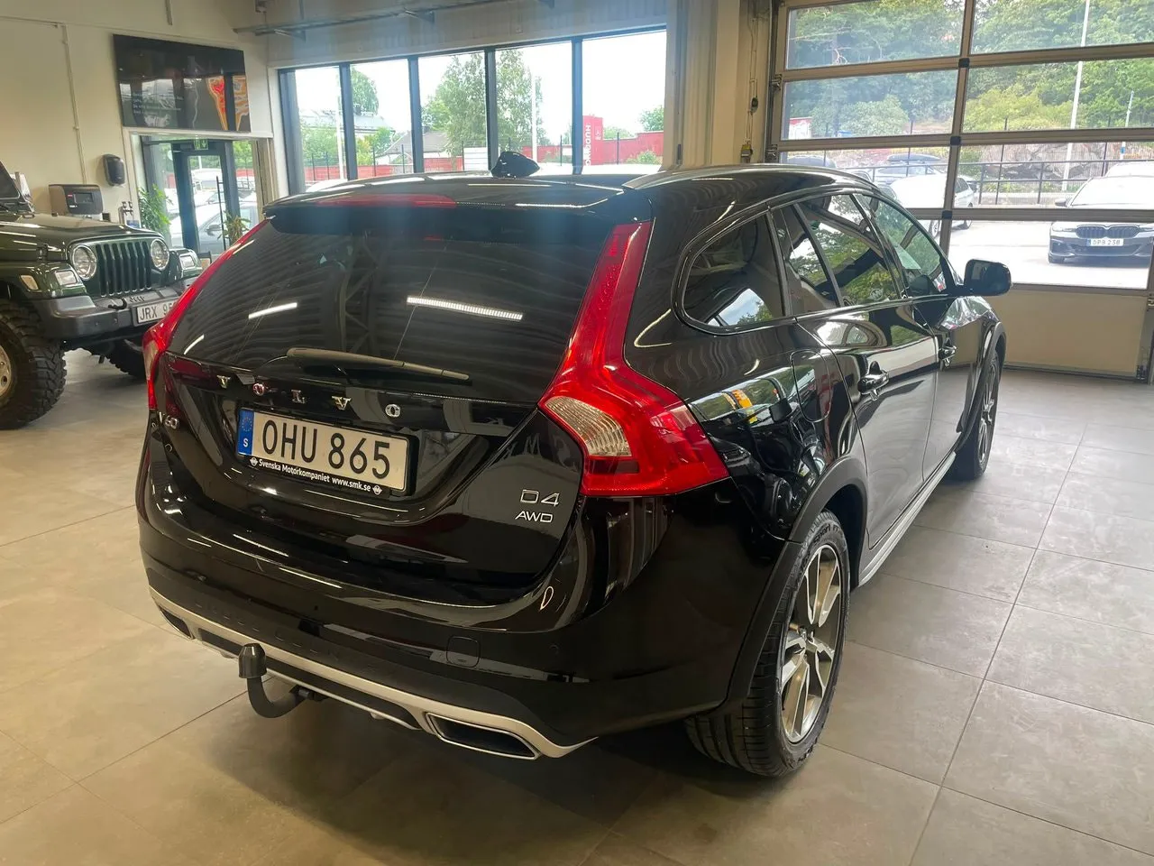 Vehicle image 8