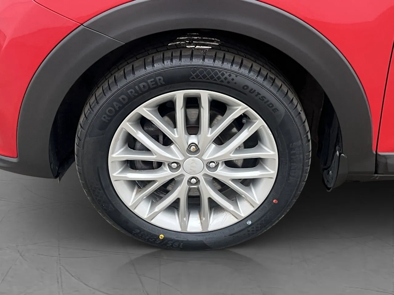 Vehicle image 25