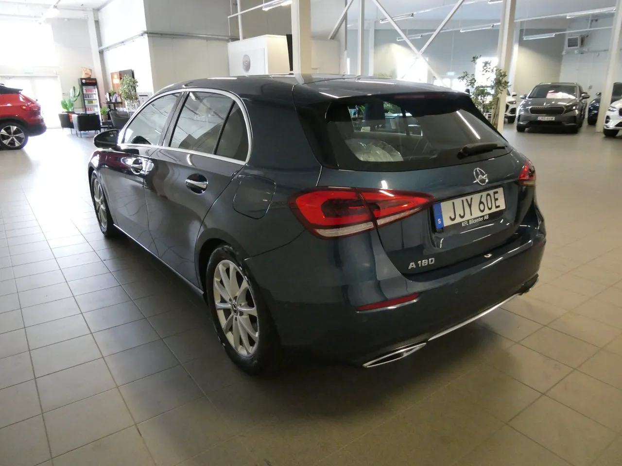 Vehicle image 5