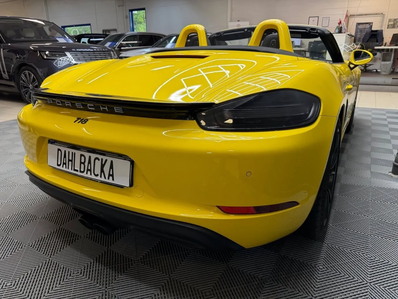 Vehicle image 5