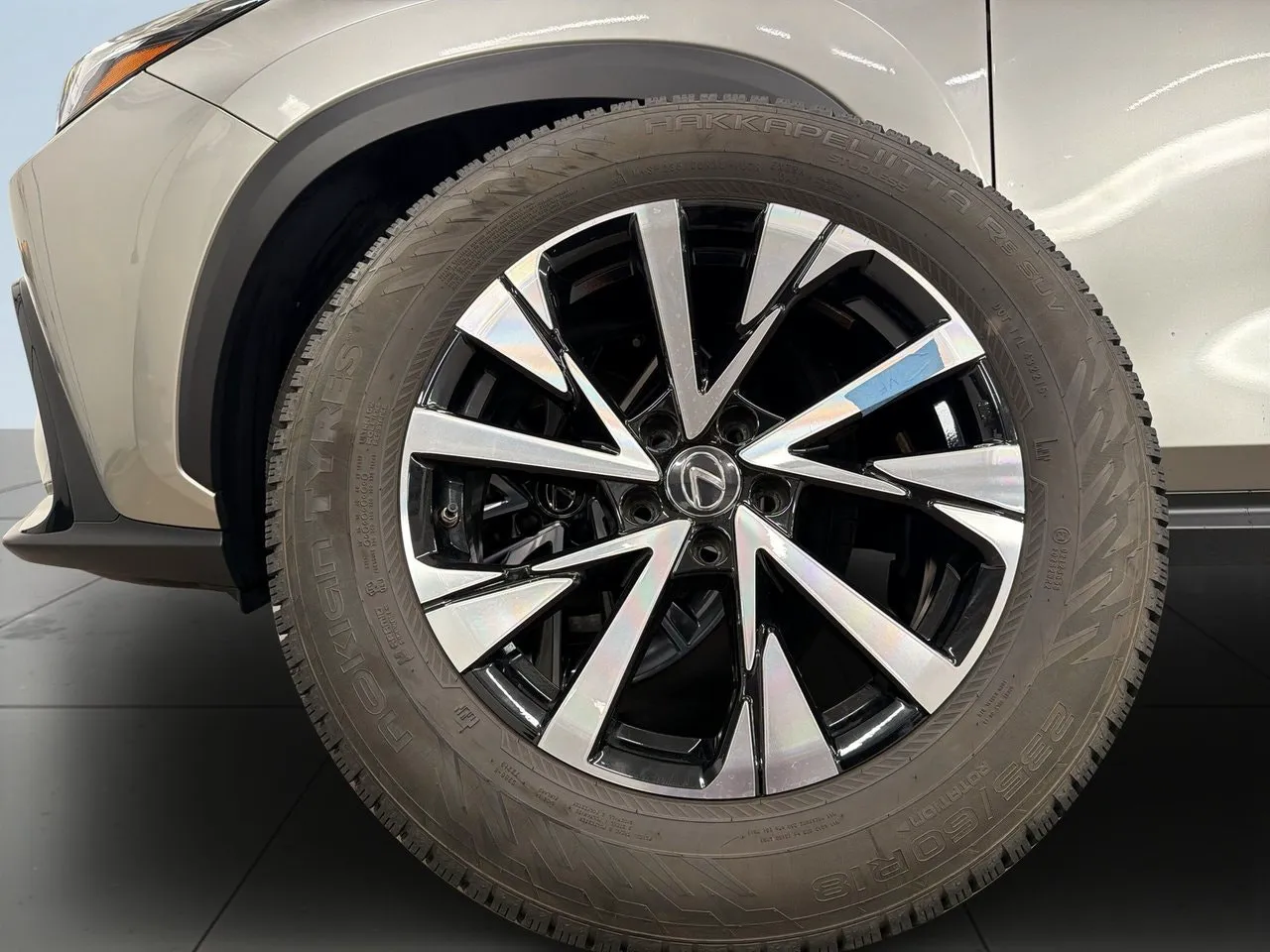 Vehicle image 13