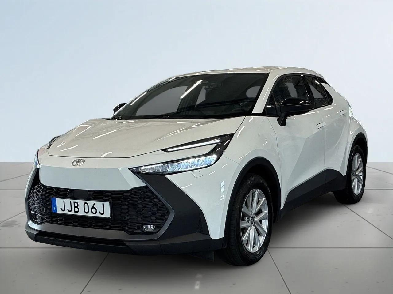 Vehicle image 15