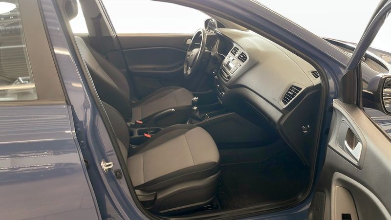 Hyundai i20 bild 3