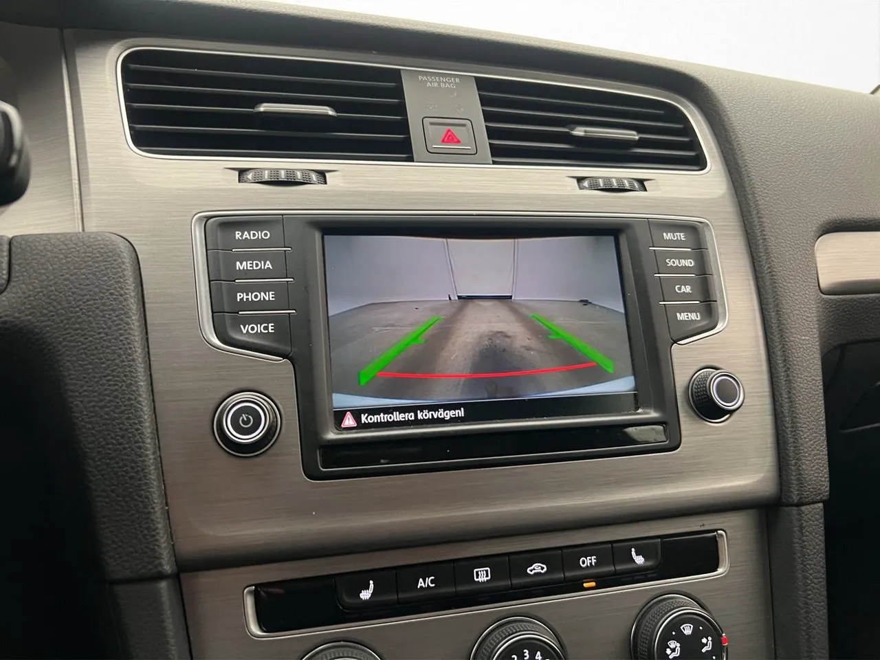 Vehicle image 18