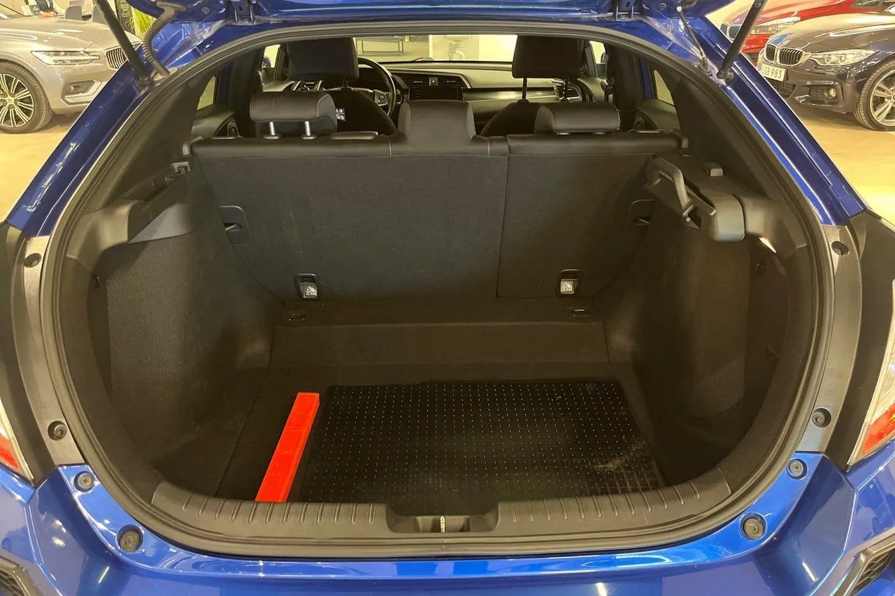 Vehicle image 22