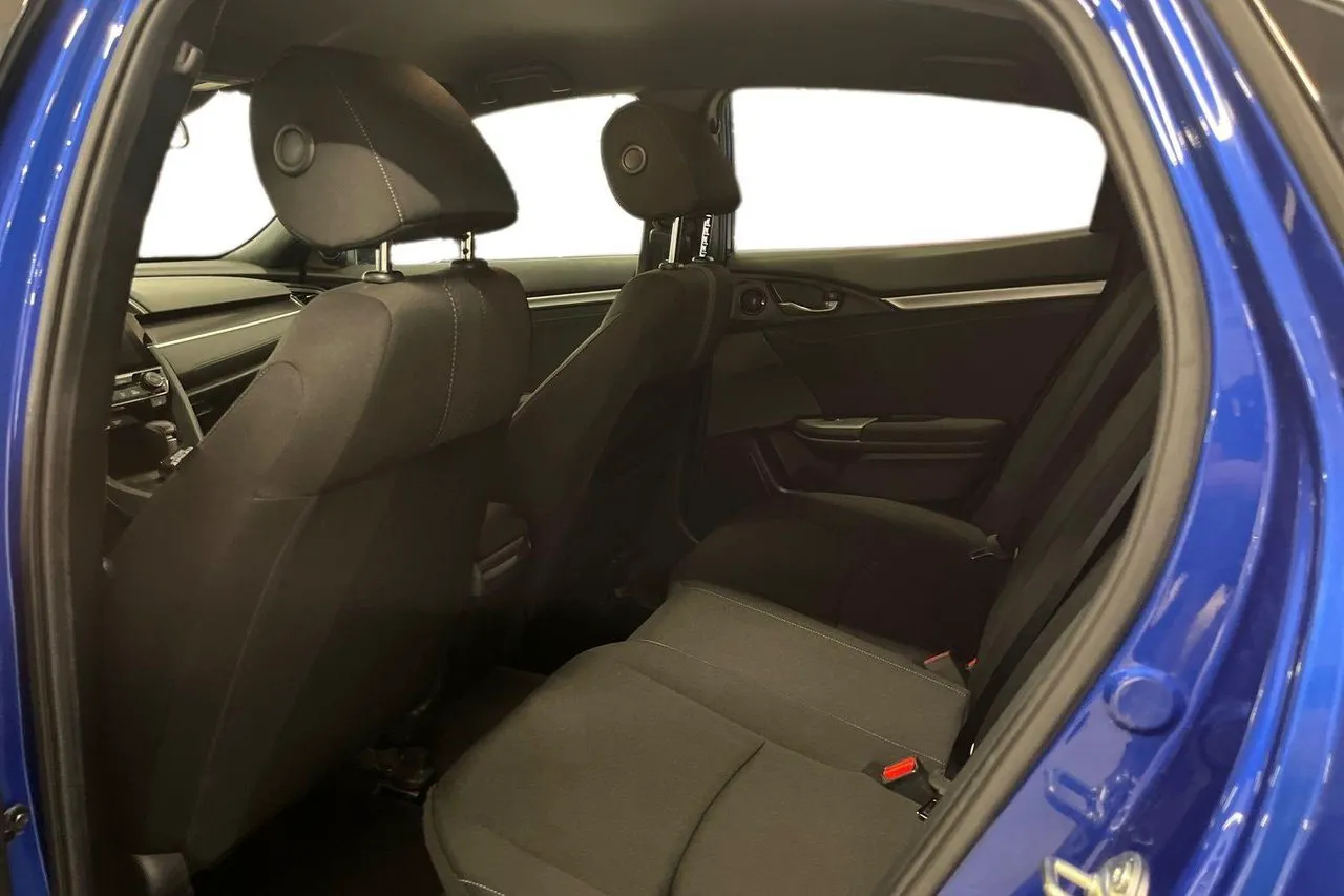 Vehicle image 21