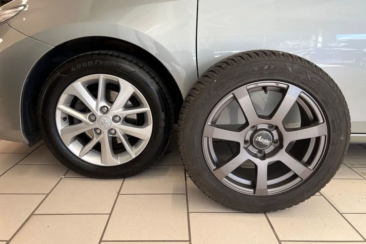 Vehicle image 20