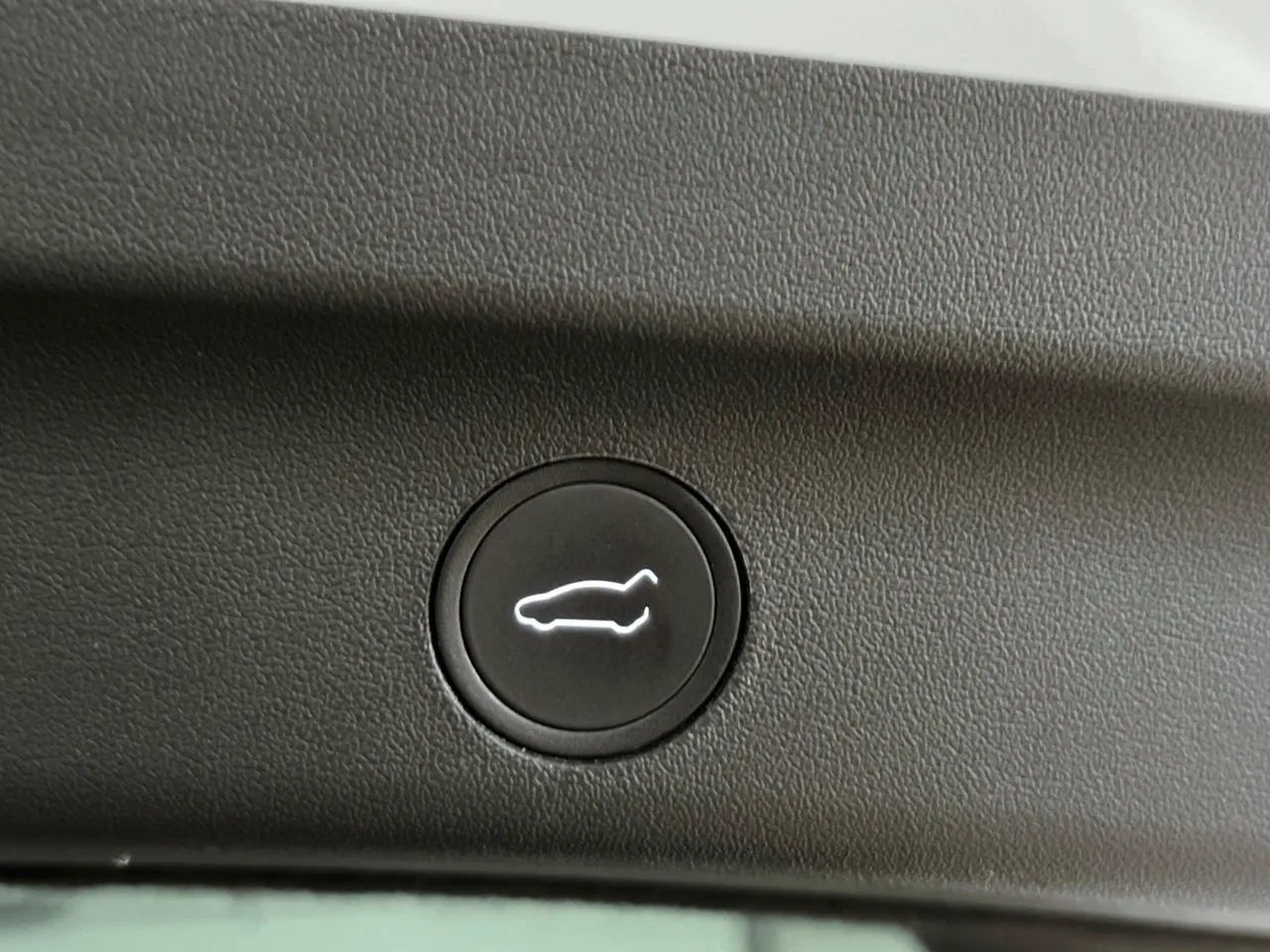 Tesla Model Y bild 20