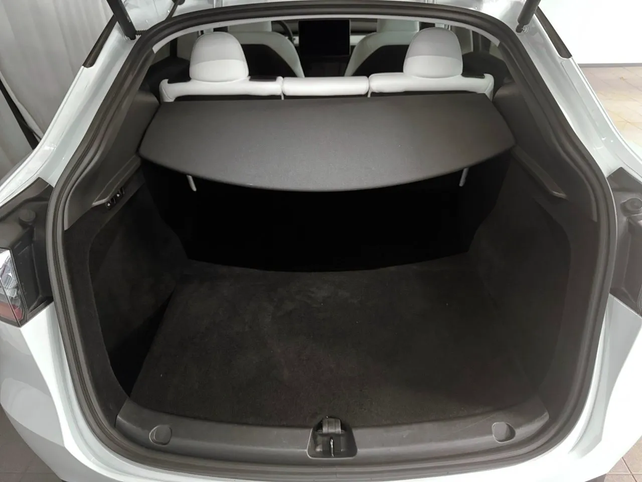 Tesla Model Y bild 13