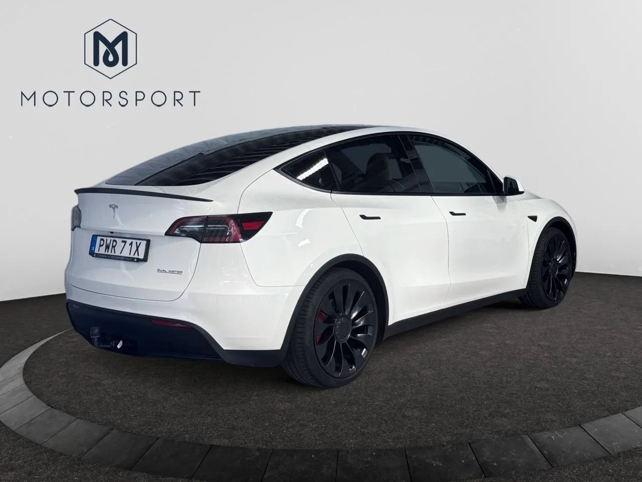 Tesla Model Y bild 8
