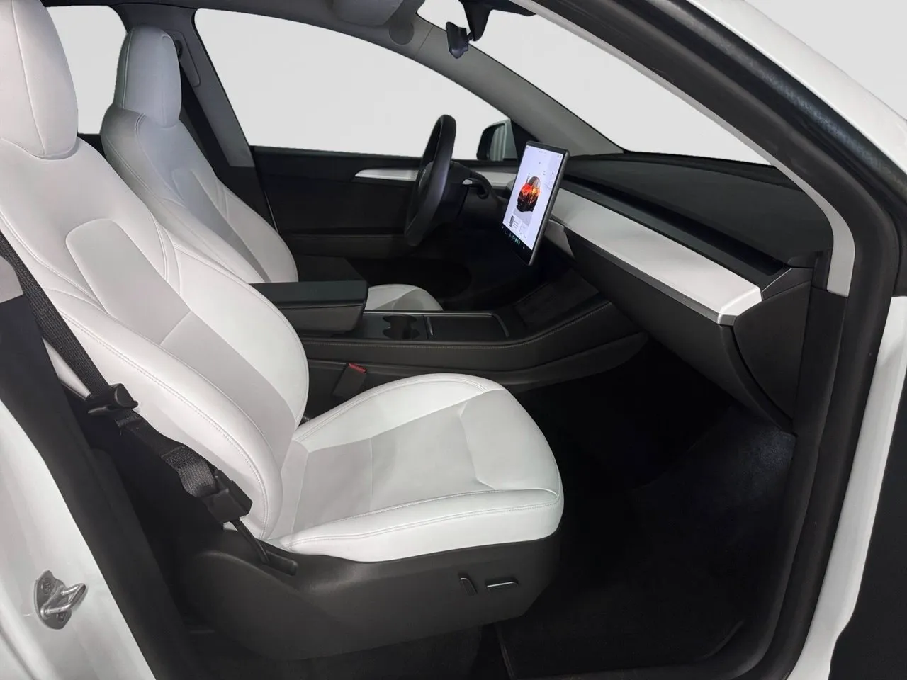 Tesla Model Y bild 19