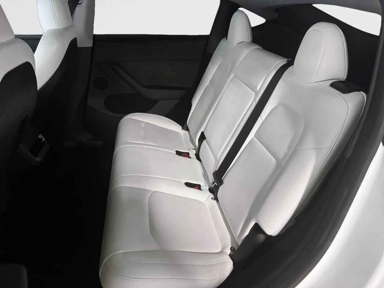 Tesla Model Y bild 17