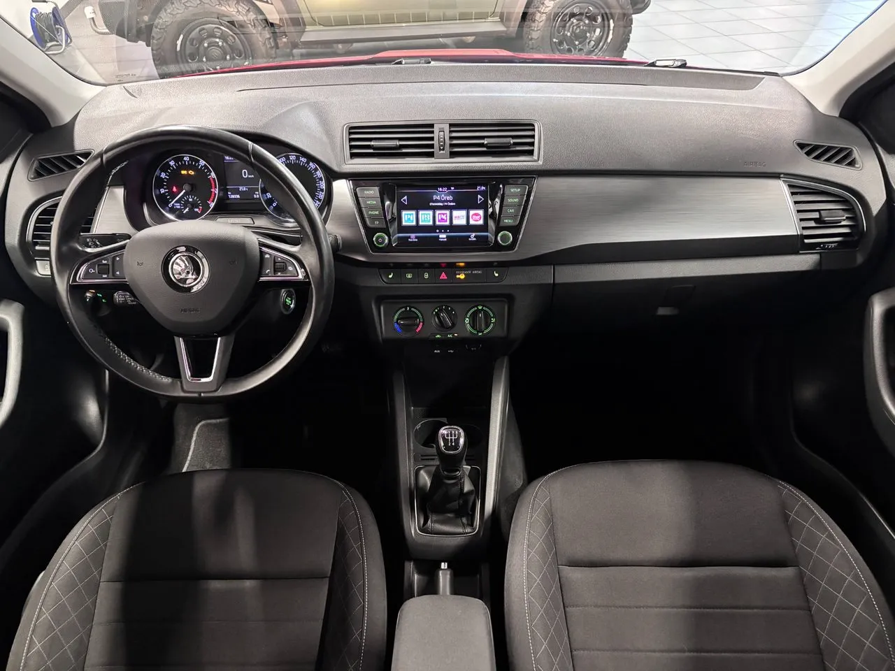 Vehicle image 8