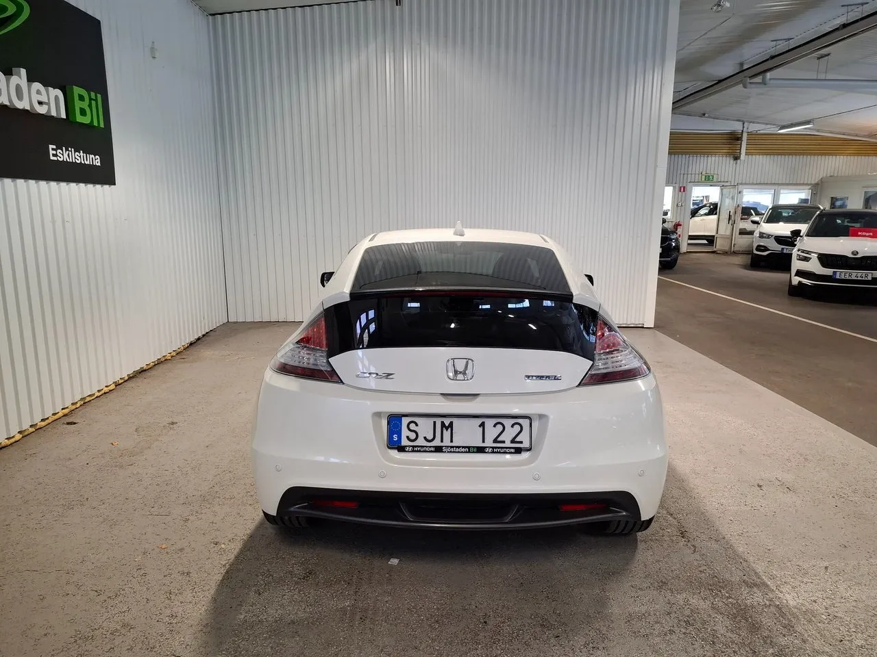 Vehicle image 7