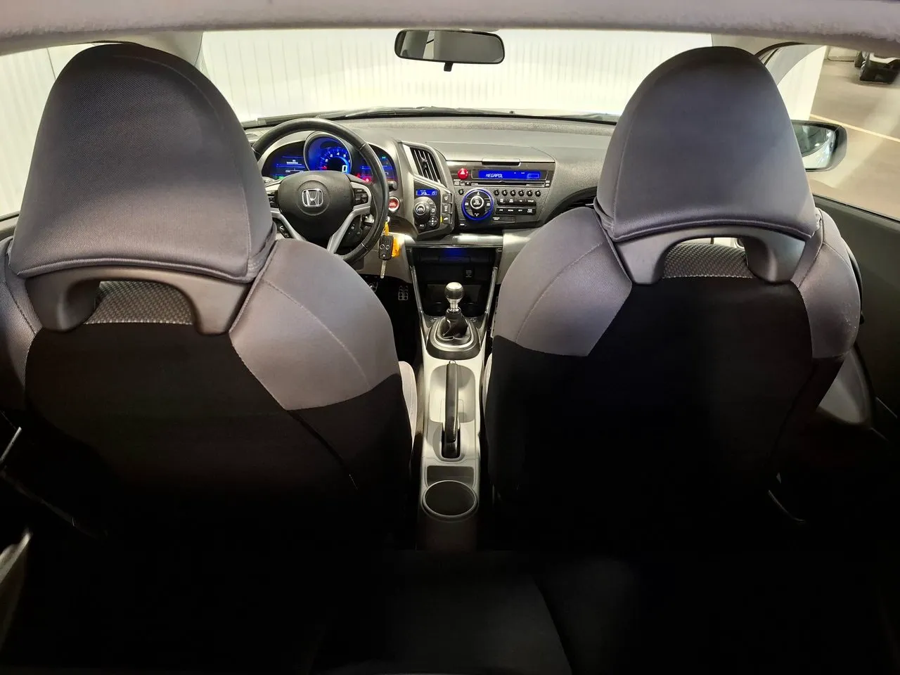 Vehicle image 9
