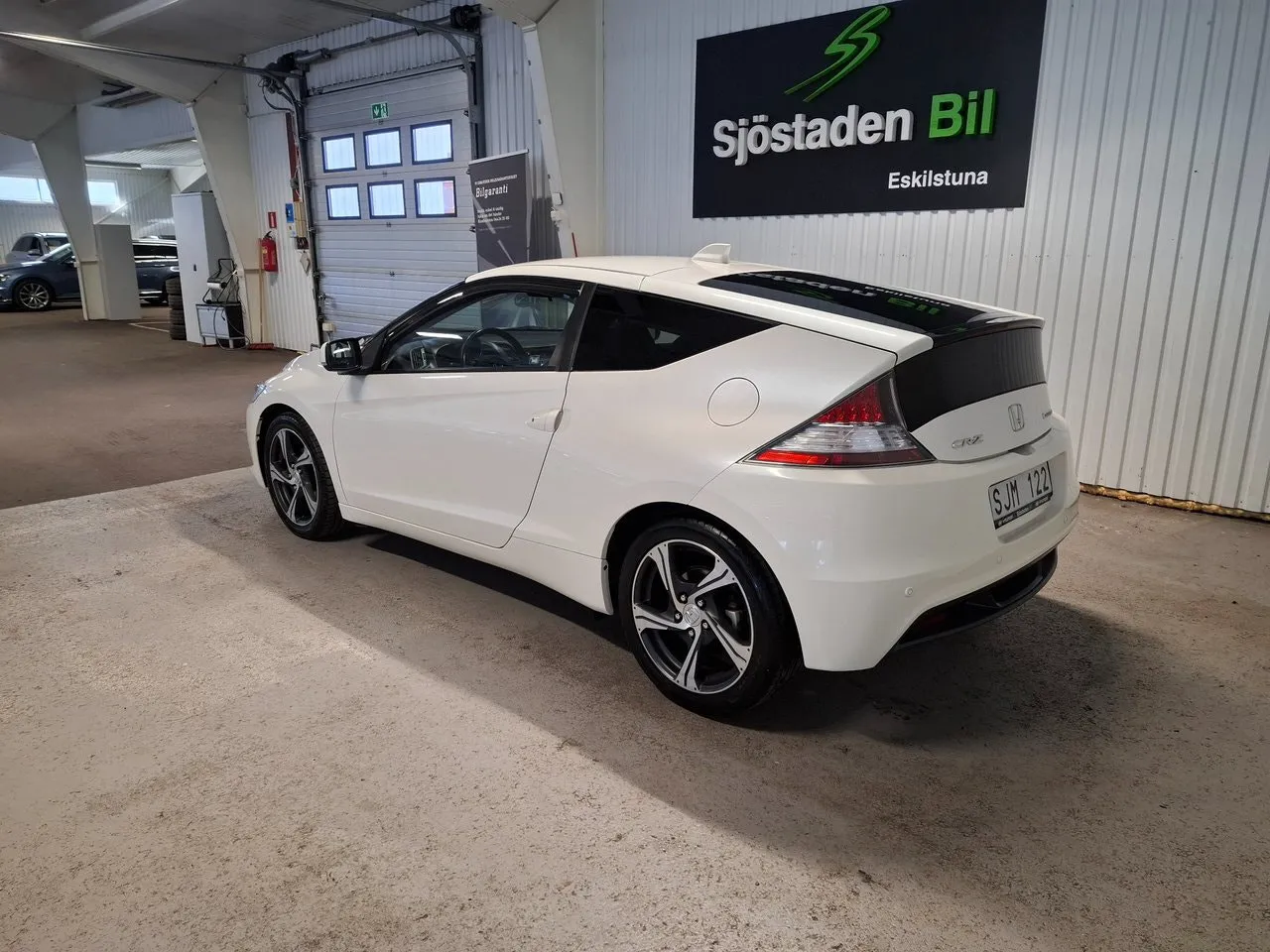 Vehicle image 4