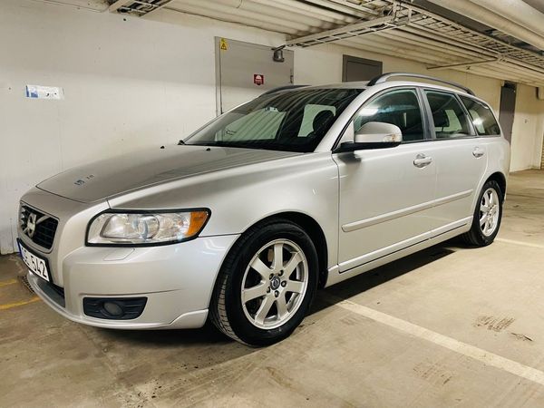 Volvo V50 D3 Geartronic Momentum Euro 5 Dragkrok - 2011