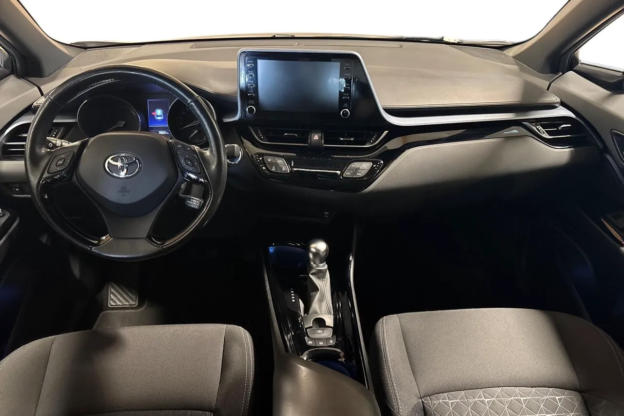 Vehicle image 11