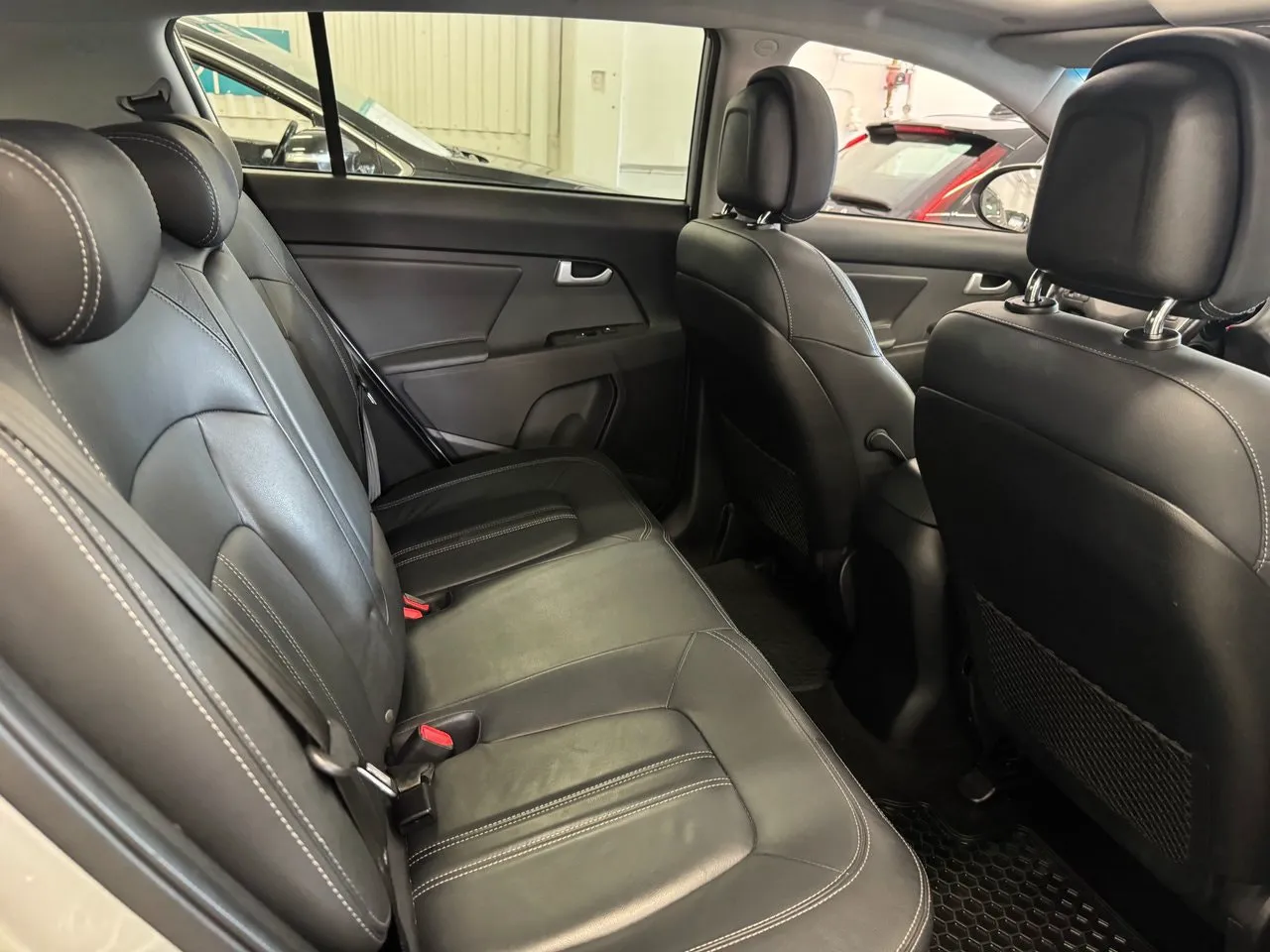 Vehicle image 18