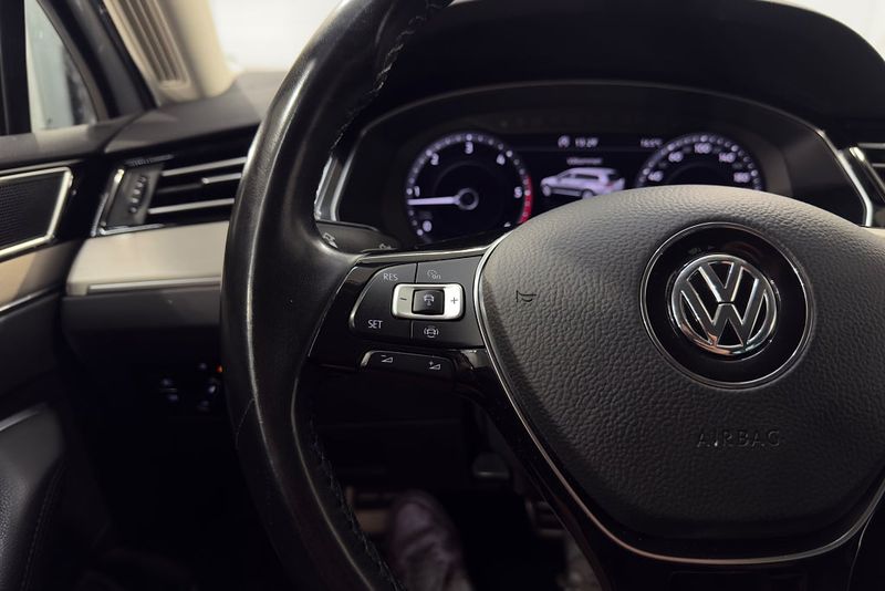 Volkswagen Passat bild 10