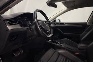 Volkswagen Passat bild 9
