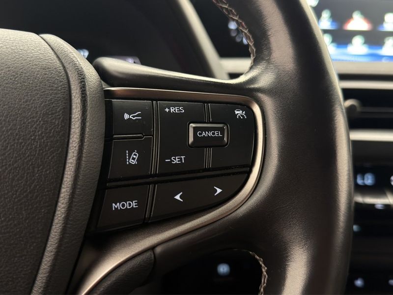 Lexus UX bild 14