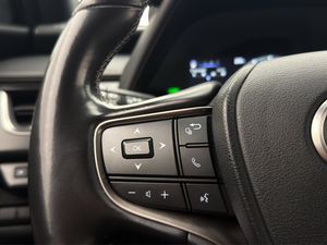 Lexus UX bild 12