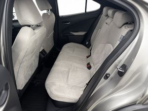 Lexus UX bild 23