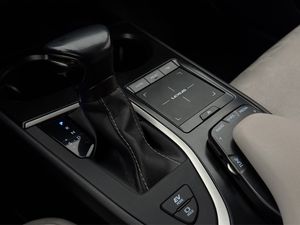 Lexus UX bild 20