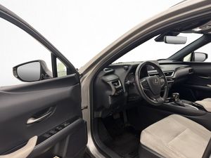Lexus UX bild 9