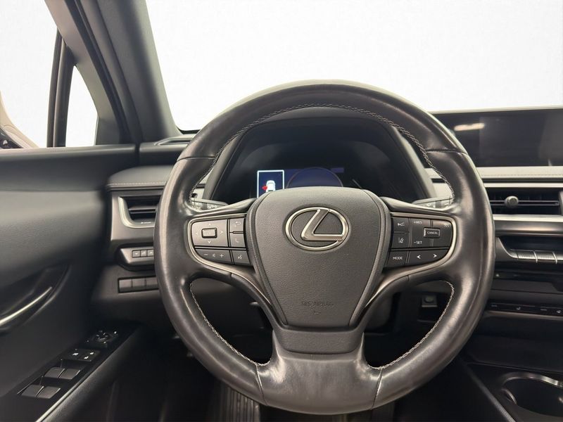 Lexus UX bild 11